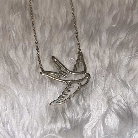 Jewelry - Silver Sparrow Necklace 🩶